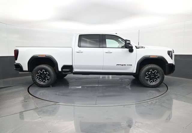 New 2026 GMC Sierra 2500 AT4X w/ LPO, Black Badging Package AWD/4WD image 4