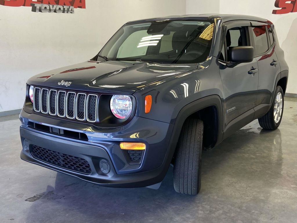 Used 2023 Jeep Renegade Latitude AWD/4WD image 7