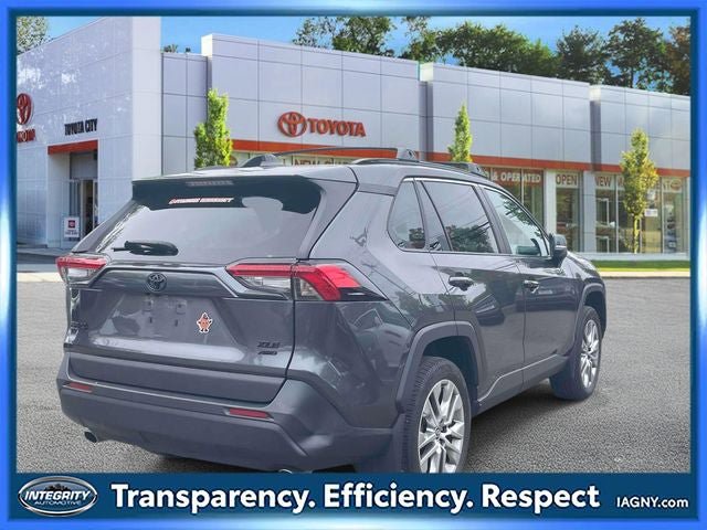 Used 2023 Toyota RAV4 XLE Premium AWD/4WD image 6