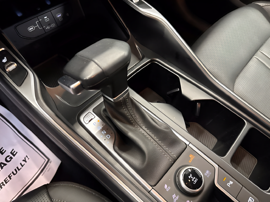 Certified 2025 Kia Sorento S AWD/4WD image 18