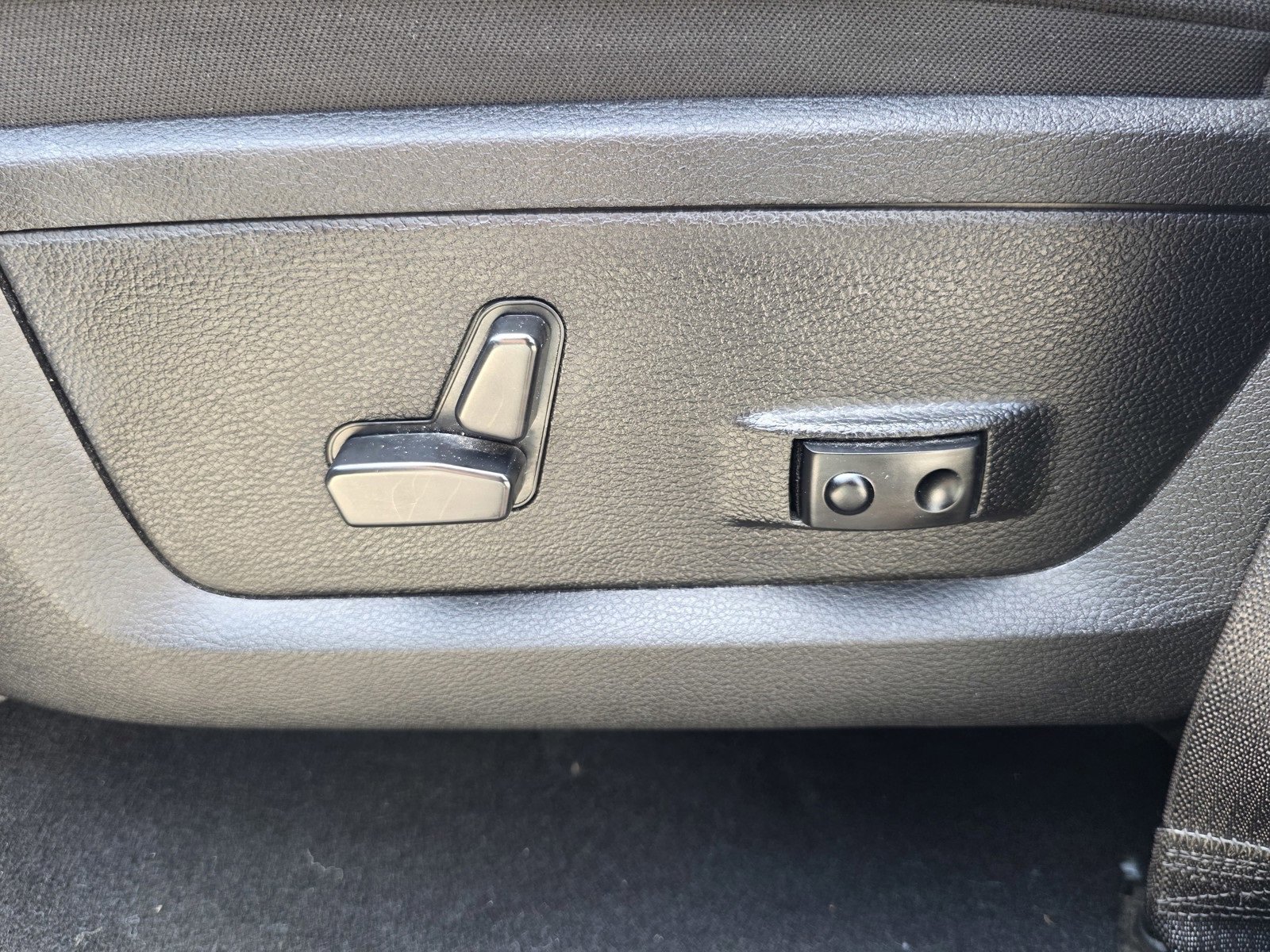 Used 2023 RAM 1500 Classic SLT w/ Trailer & Traction Group image 23