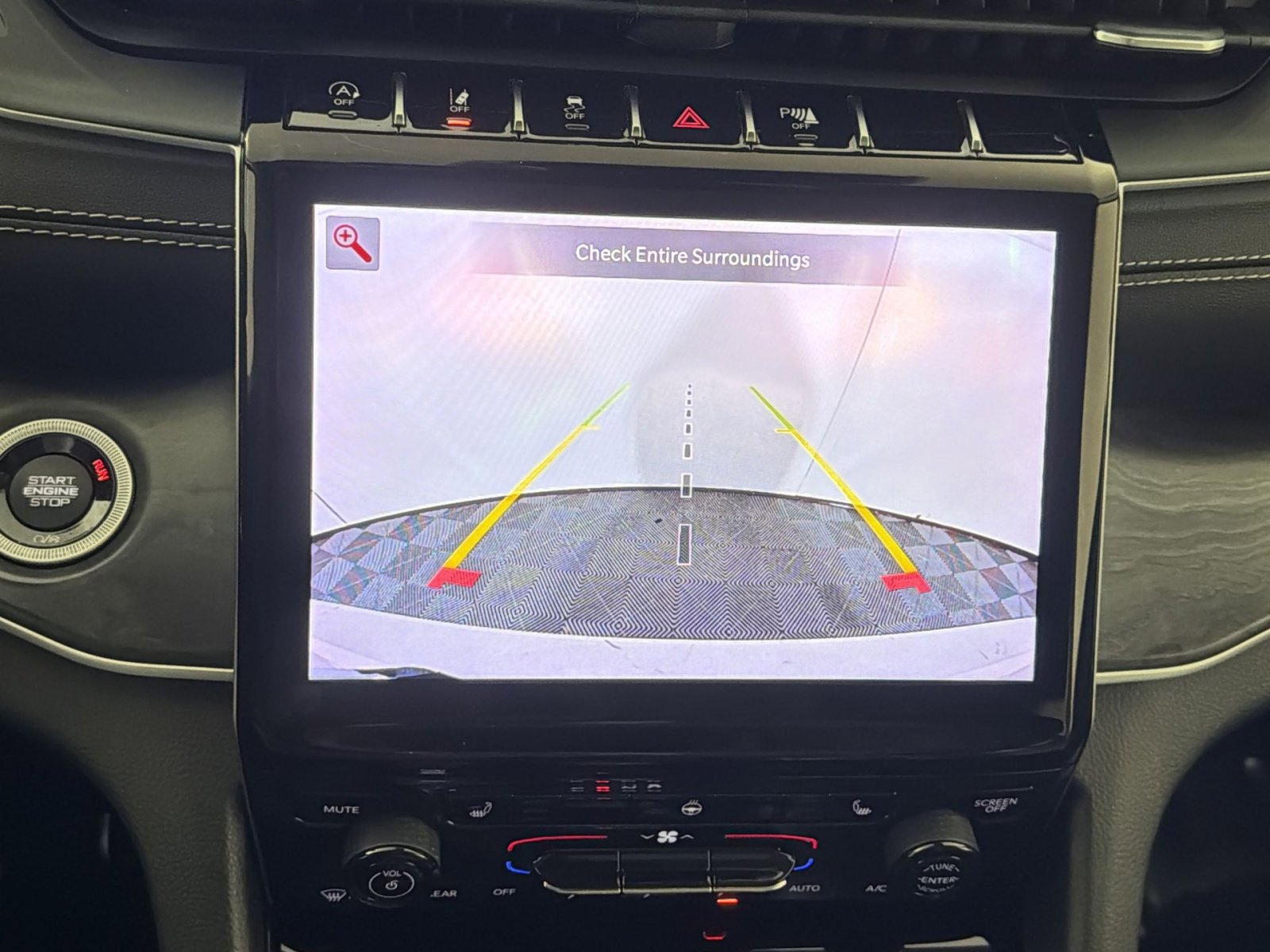 Used 2023 Jeep Grand Cherokee L Limited image 19