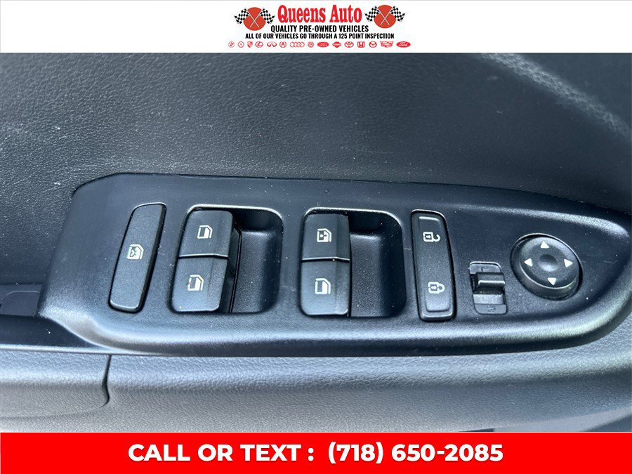 Used 2021 Hyundai Venue SEL w/ Cargo Package FWD image 37