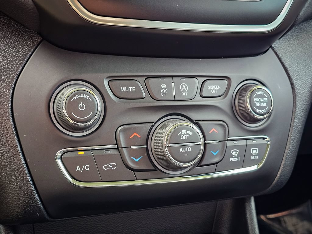 Certified 2022 Jeep Cherokee Latitude Lux AWD/4WD image 26