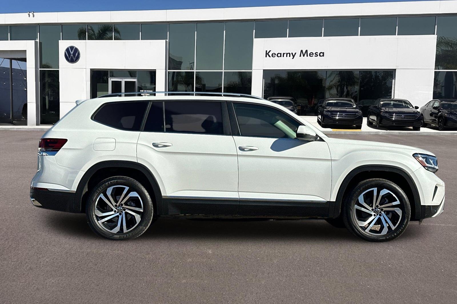 Used 2023 Volkswagen Atlas SEL image 3