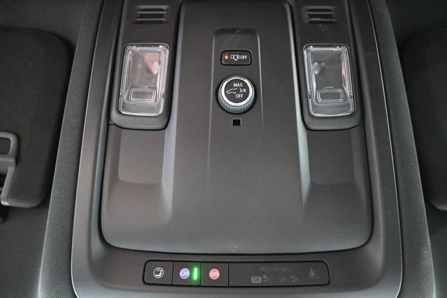 Used 2025 Chevrolet Suburban Z71 AWD/4WD image 30
