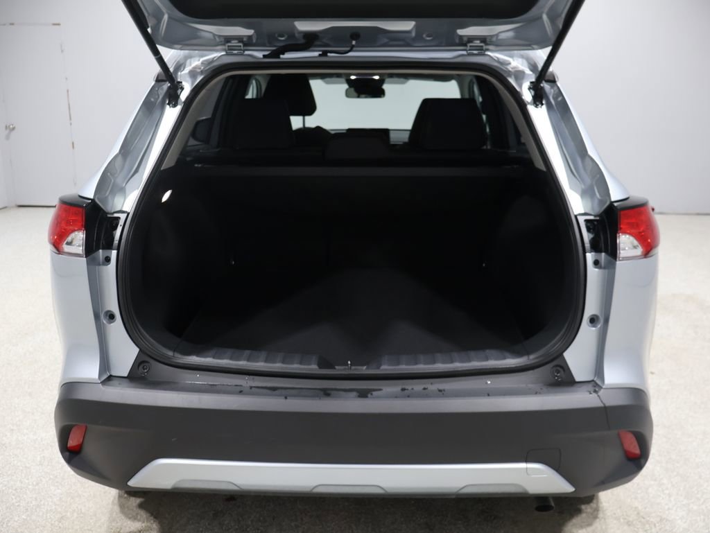 Used 2023 Toyota Corolla Cross LE w/ Moonroof Package image 21