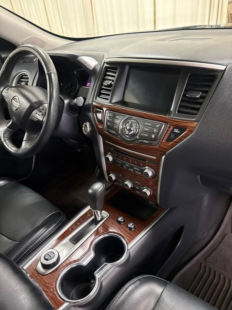 Used 2020 Nissan Pathfinder Platinum AWD/4WD image 28