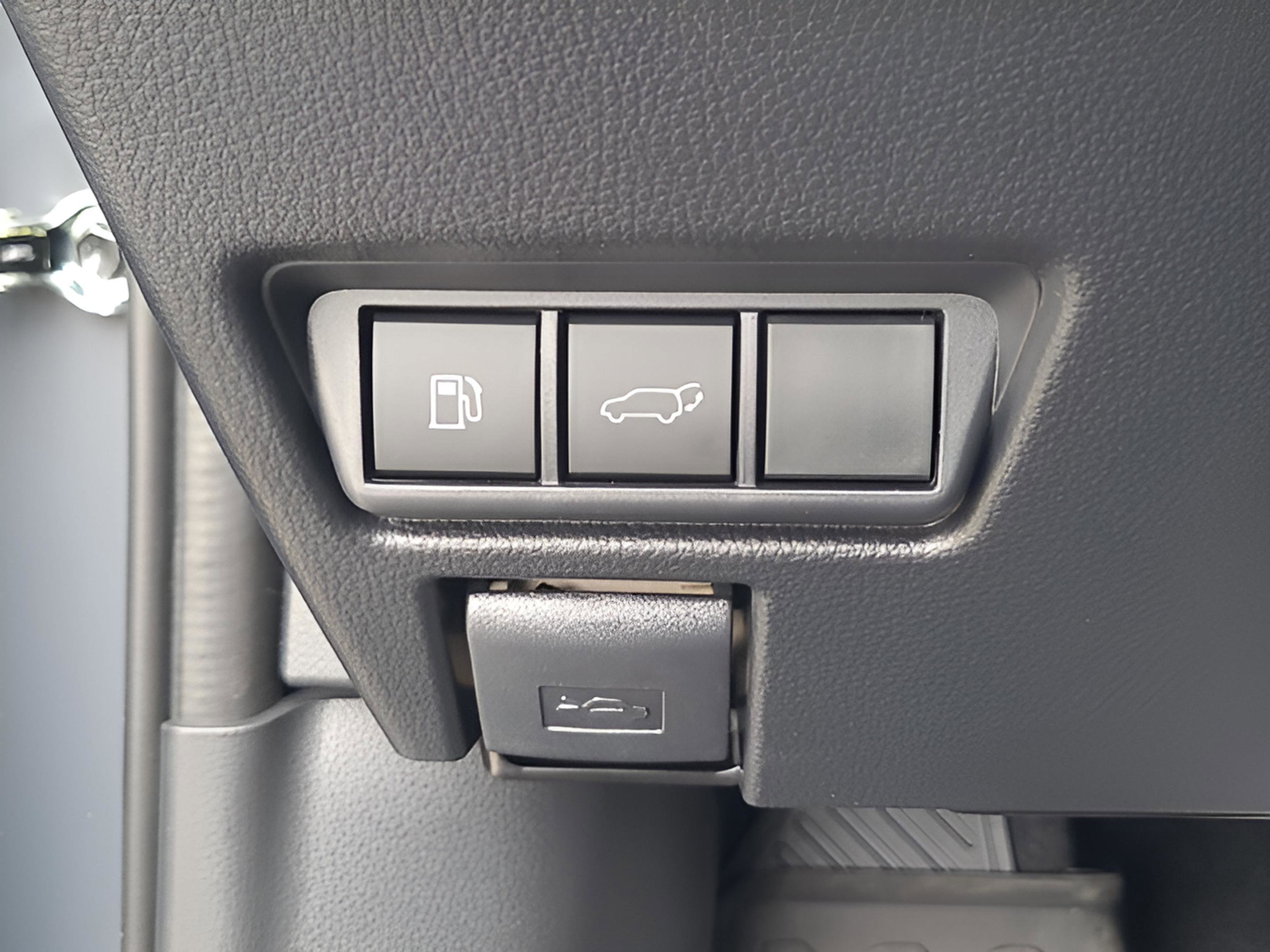 New 2026 Toyota Prius Limited FWD image 27