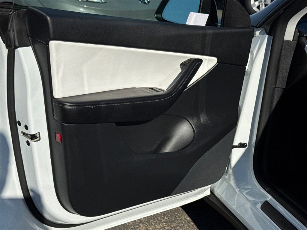 Used 2021 Tesla Model Y Long Range image 29