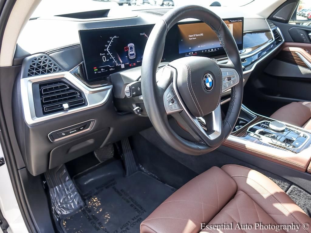 Used 2026 BMW X7 xDrive40i AWD/4WD image 11