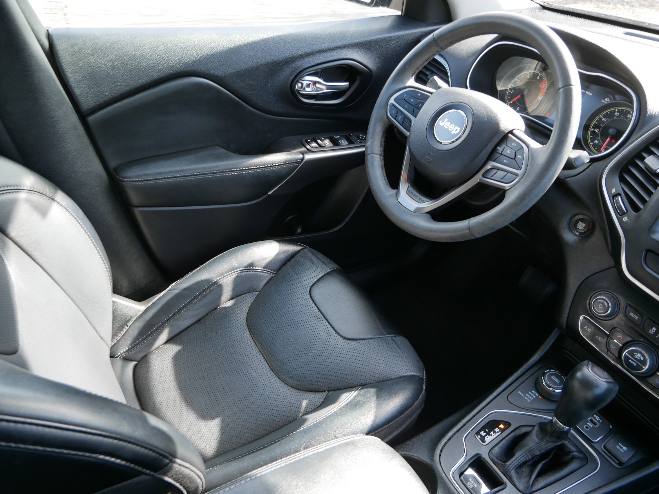 Used 2022 Jeep Cherokee Latitude Lux image 9