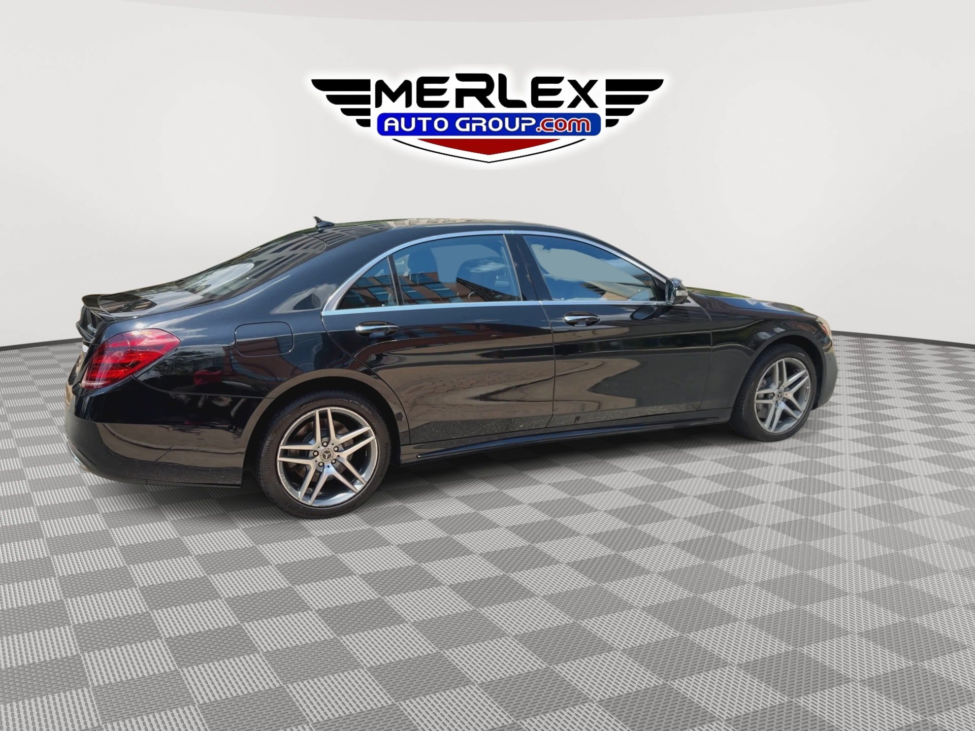 Used 2019 Mercedes-Benz S 560 4MATIC Sedan w/ AMG Line Exterior image 8