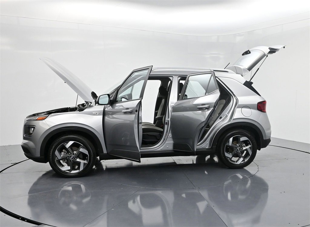 Used 2023 Hyundai Venue SEL image 63