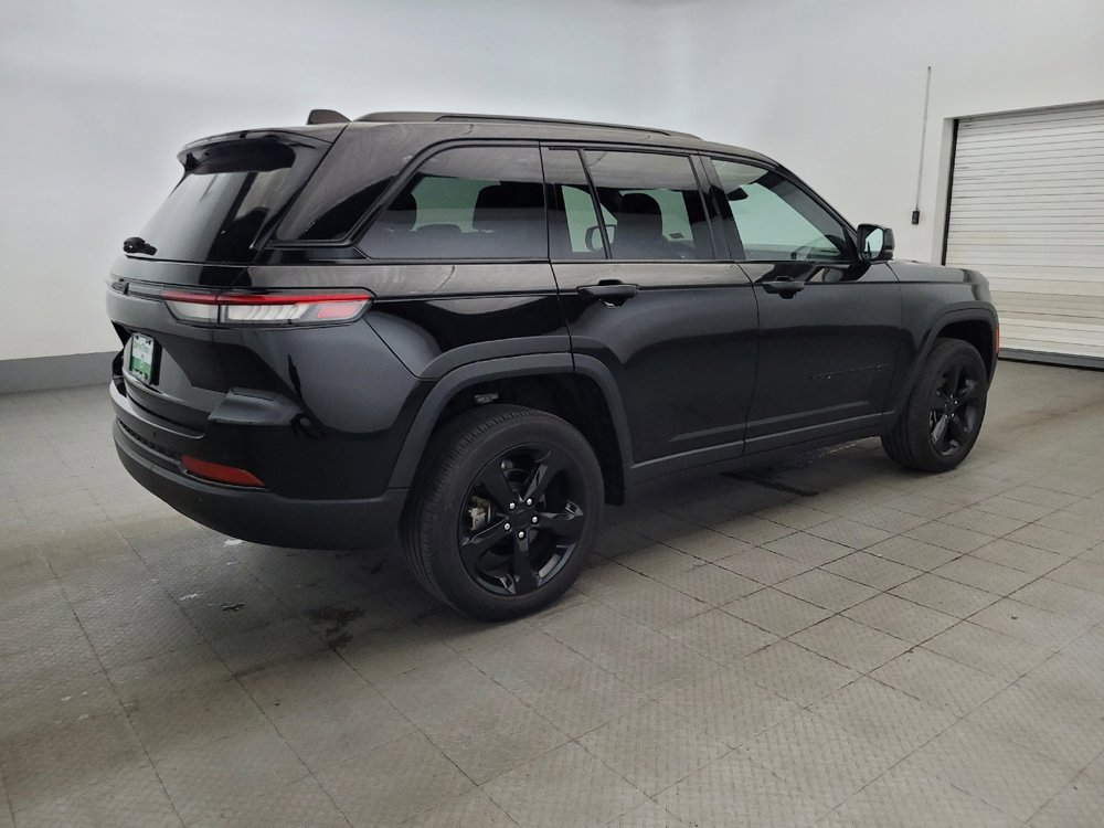 Used 2023 Jeep Grand Cherokee Altitude AWD/4WD image 10