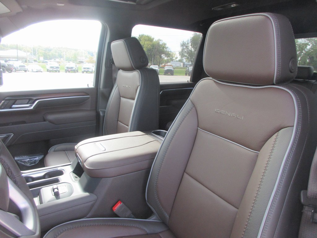 New 2026 GMC Sierra 3500 Denali w/ Denali Reserve Package image 12