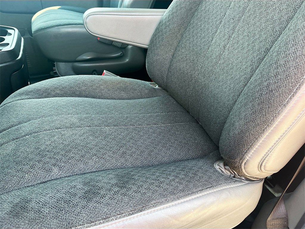 Used 2022 GMC Savana 2500 w/ Driver Convenience Package image 17