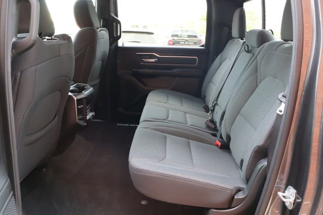 Used 2022 RAM 1500 Big Horn AWD/4WD image 38