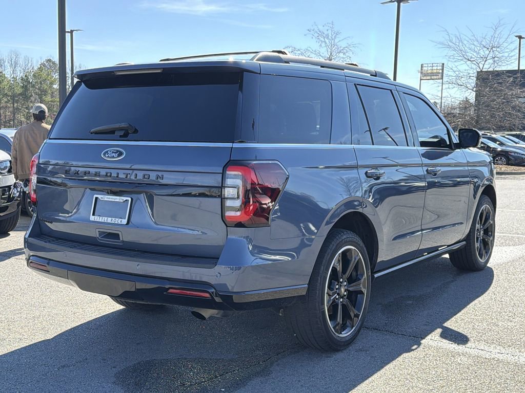 Used 2022 Ford Expedition Limited image 5