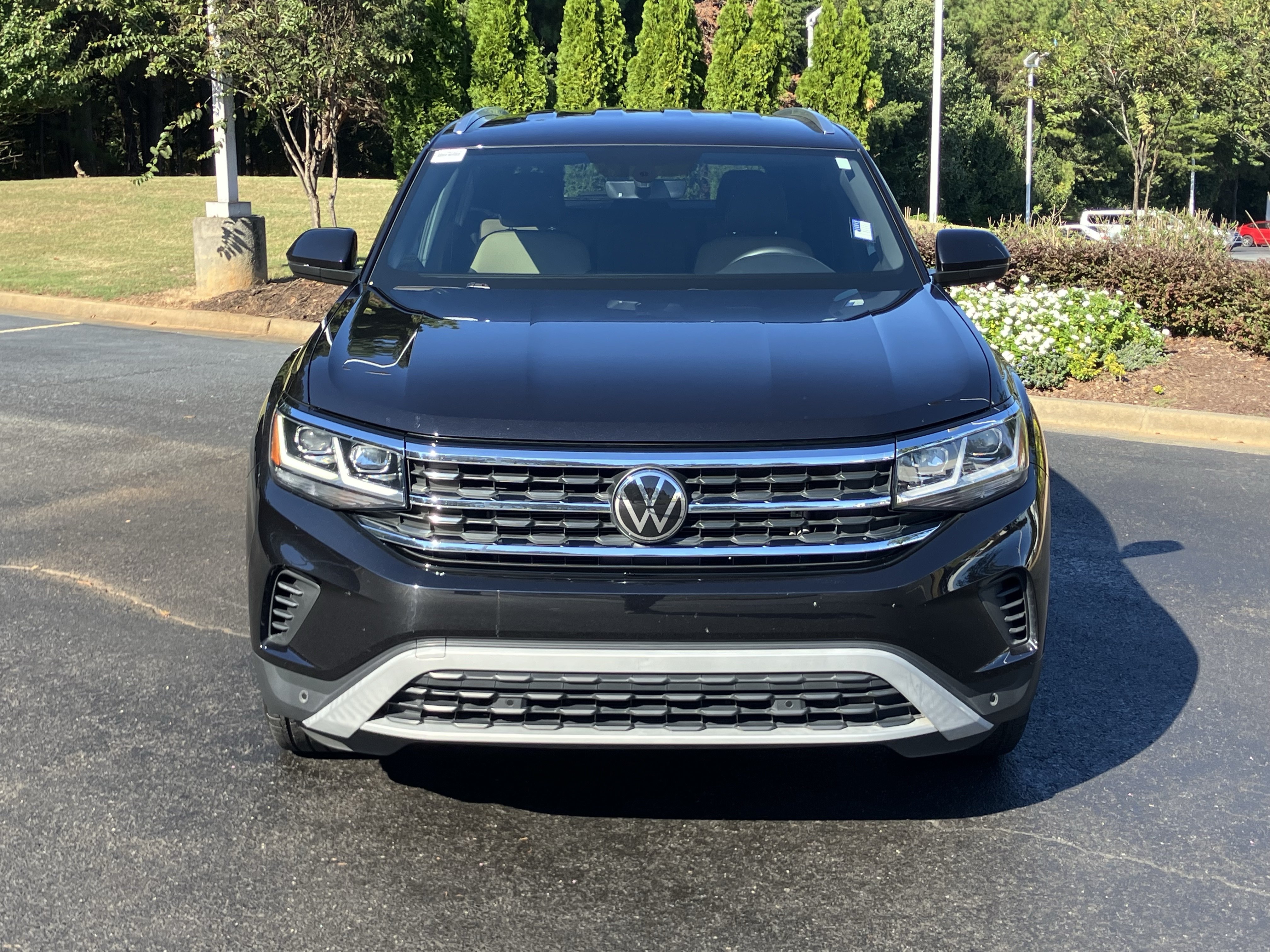 Used 2023 Volkswagen Atlas Cross Sport SE FWD image 3