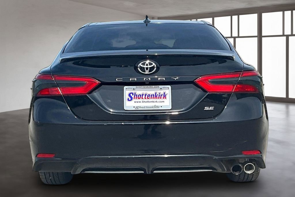 Used 2020 Toyota Camry SE image 5