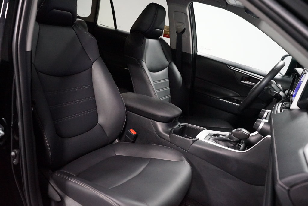 Certified 2025 Toyota RAV4 XLE Premium w/ Weather Package AWD/4WD image 28
