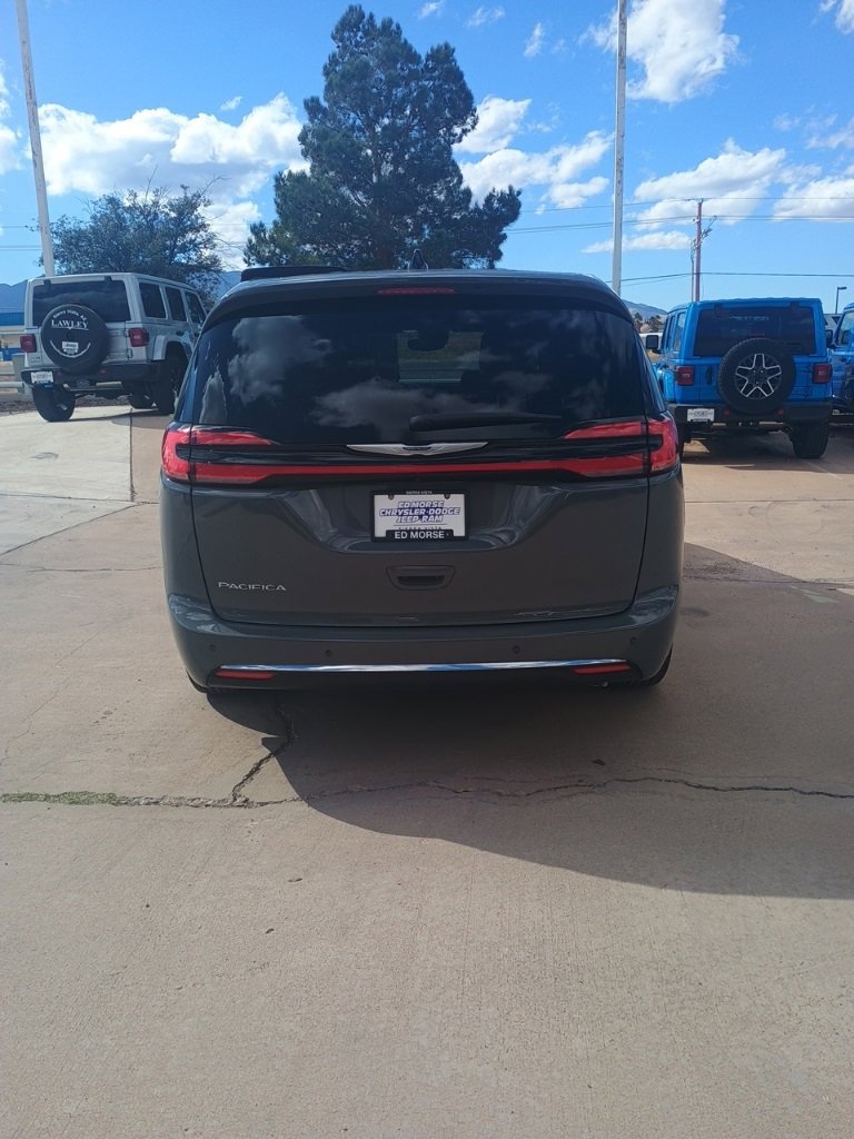 New 2025 Chrysler Pacifica Select image 6