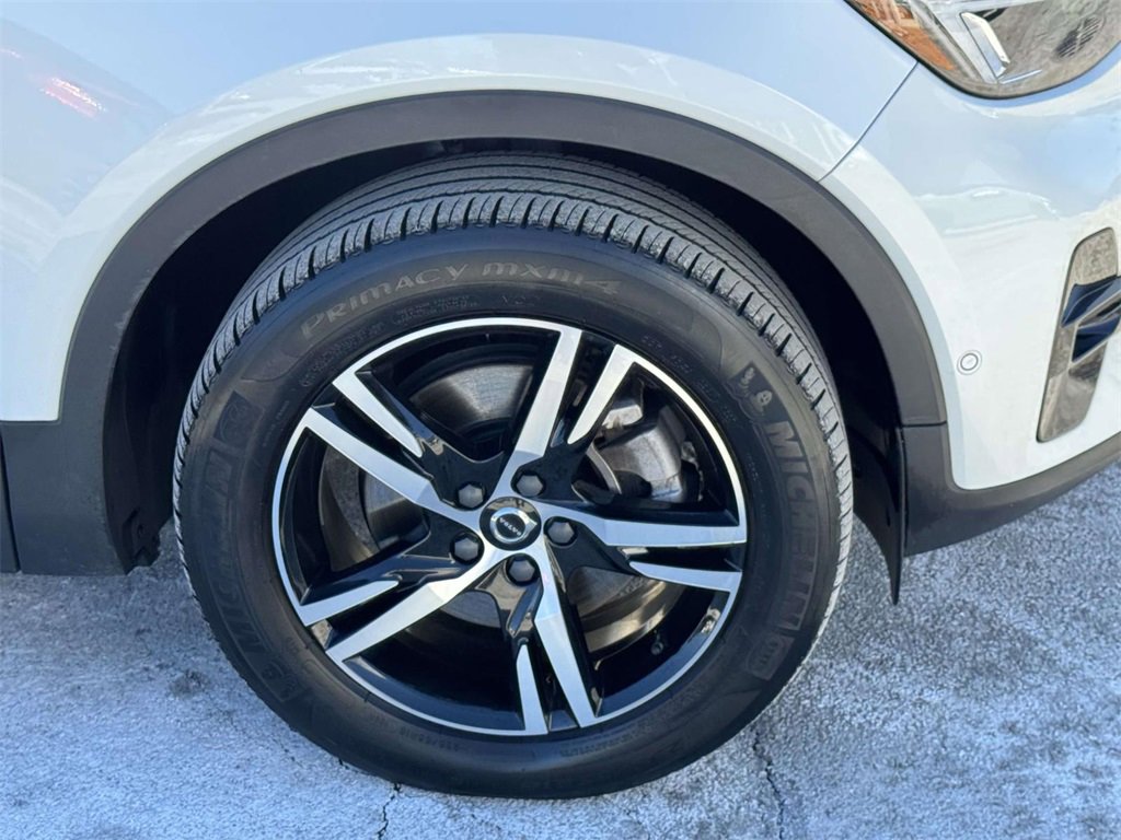 Used 2023 Volvo XC40 B5 Plus w/ Driver Assist Package image 6