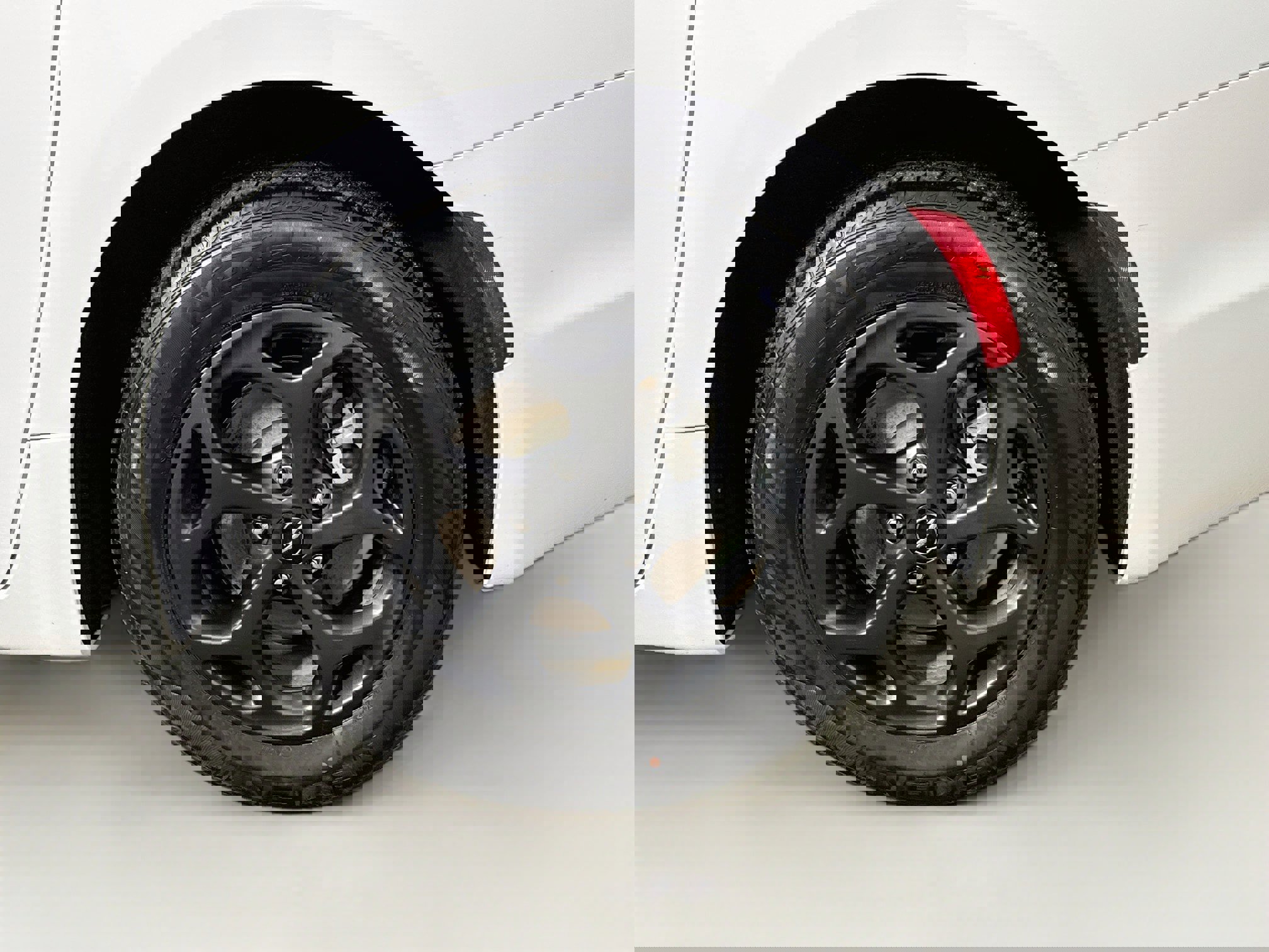 Used 2023 Chrysler Pacifica Limited w/ Uconnect Theater Family Group FWD image 29