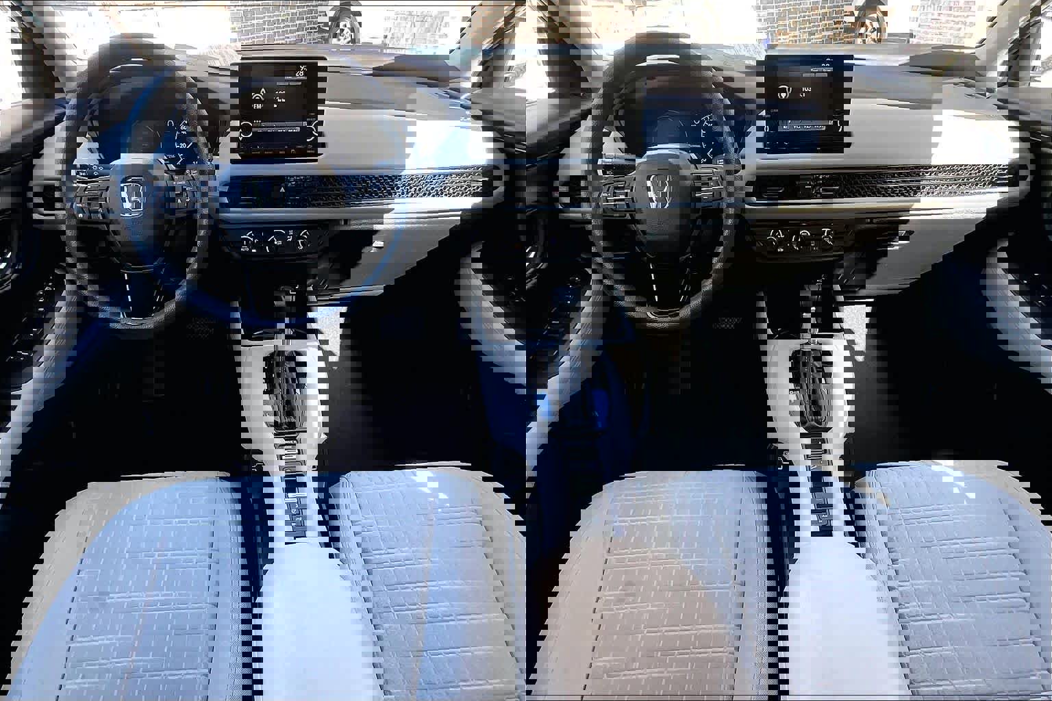 Used 2023 Honda HR-V LX image 15