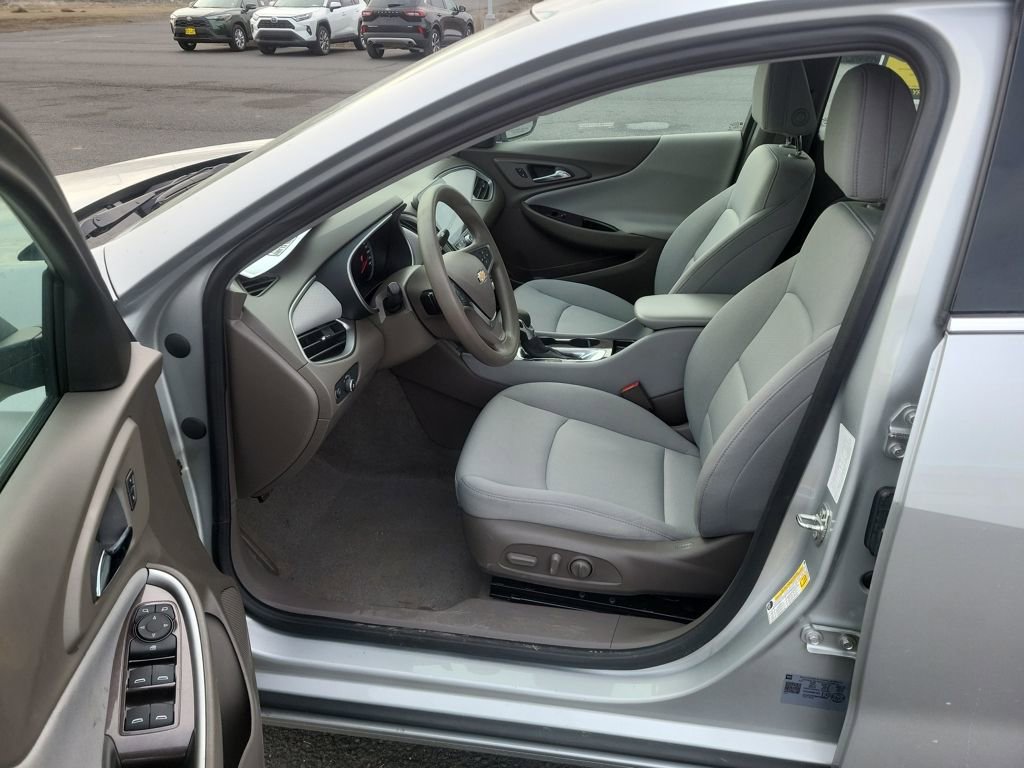 Used 2021 Chevrolet Malibu LS image 10