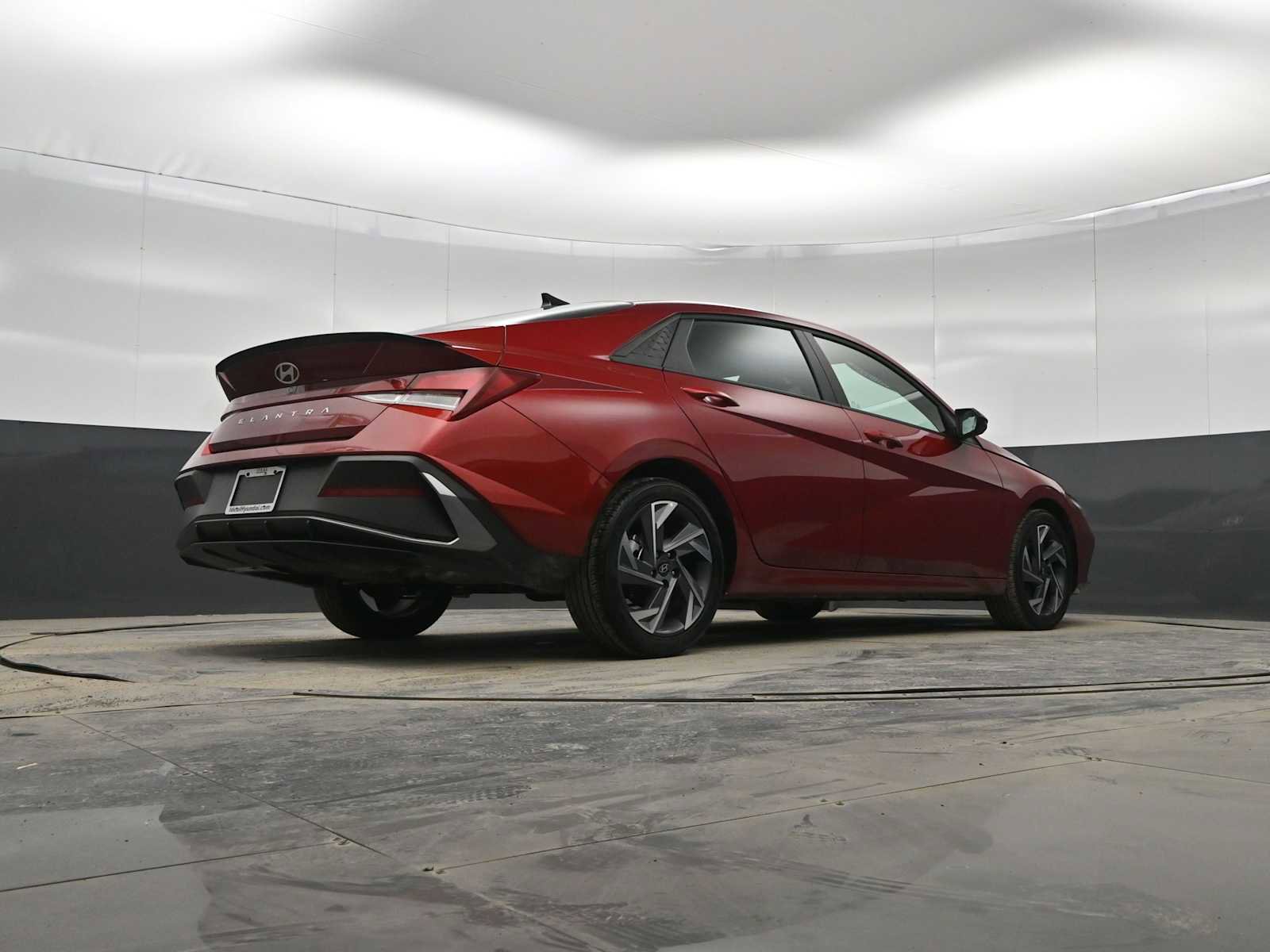 Certified 2025 Hyundai Elantra Sport image 36