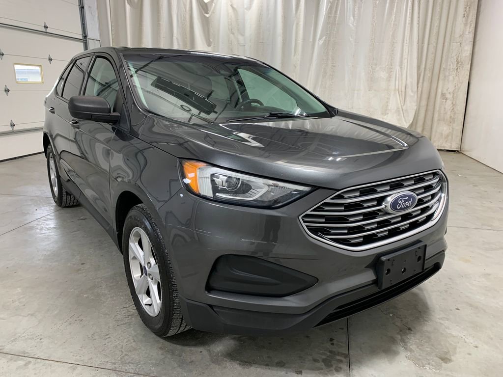 Used 2020 Ford Edge SE image 2