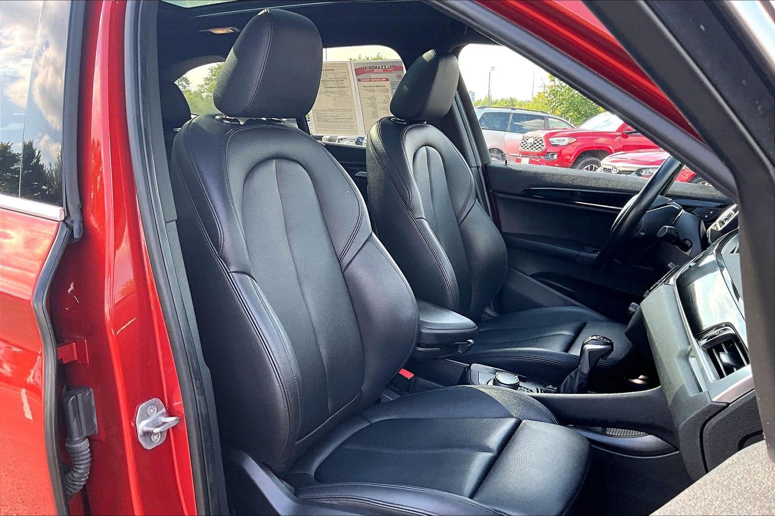 Used 2018 BMW X1 xDrive28i w/ Premium Package AWD/4WD image 7