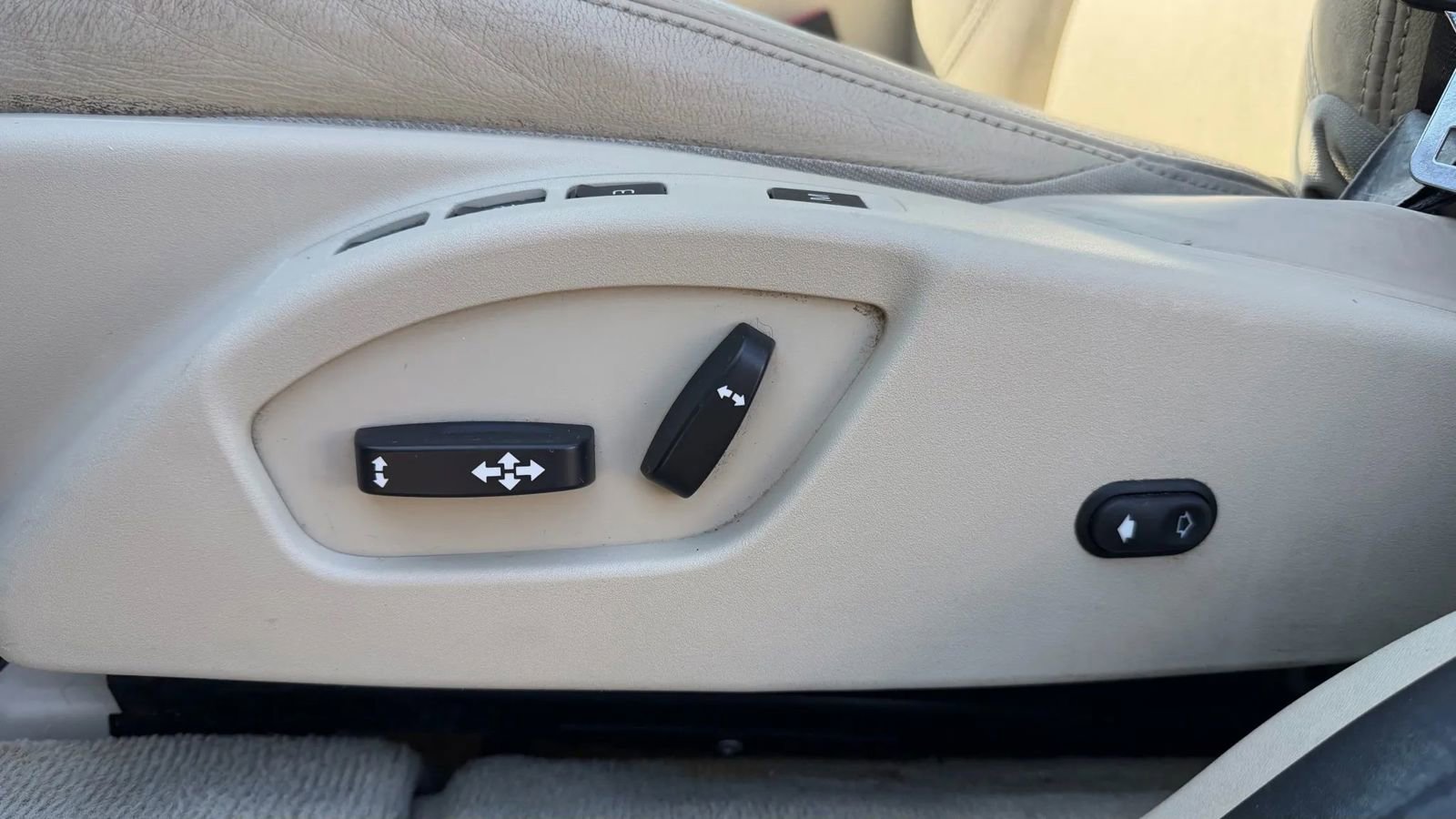 Used 2016 Volvo XC60 T5 Platinum image 22