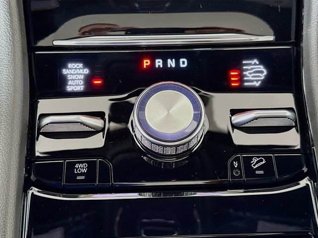 New 2025 Jeep Grand Cherokee L Overland w/ Luxury Tech Group IV image 17