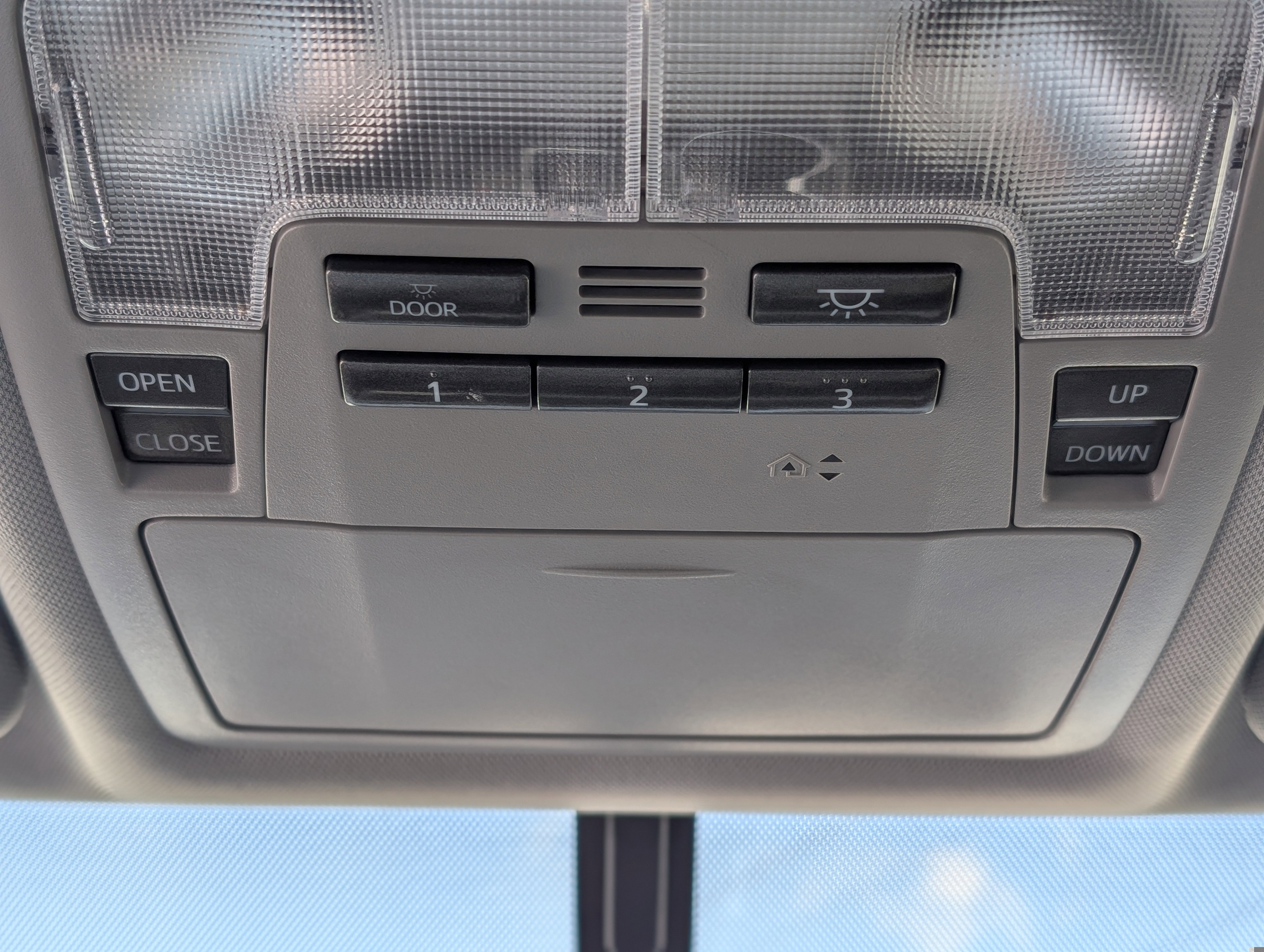 Used 2016 Toyota Highlander Limited image 25