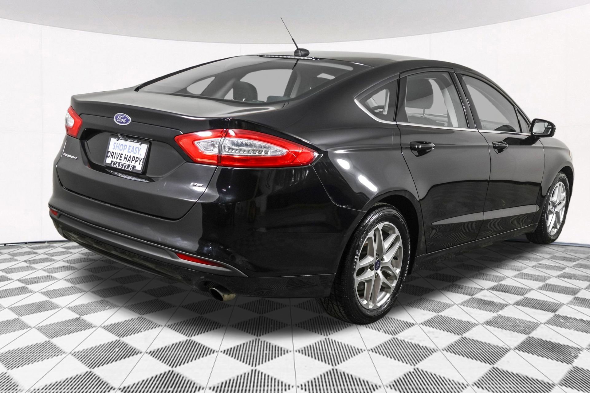 Used 2016 Ford Fusion SE image 13