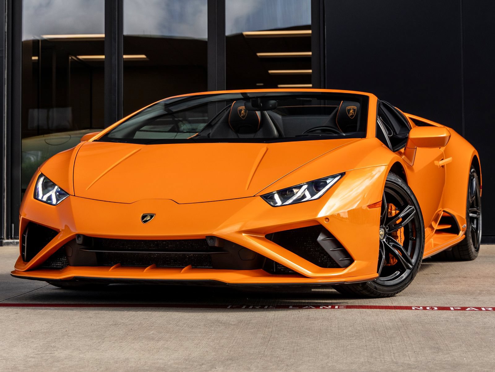 Used 2021 Lamborghini Huracan EVO RWD image 1