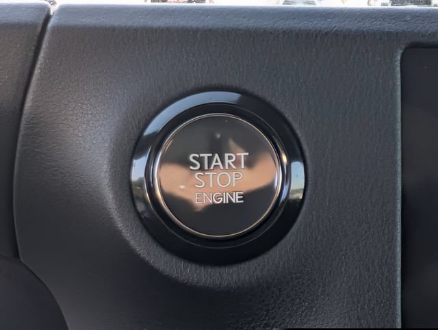 Used 2025 Lexus GX 550 w/ Accessory Package (2T) AWD/4WD image 18