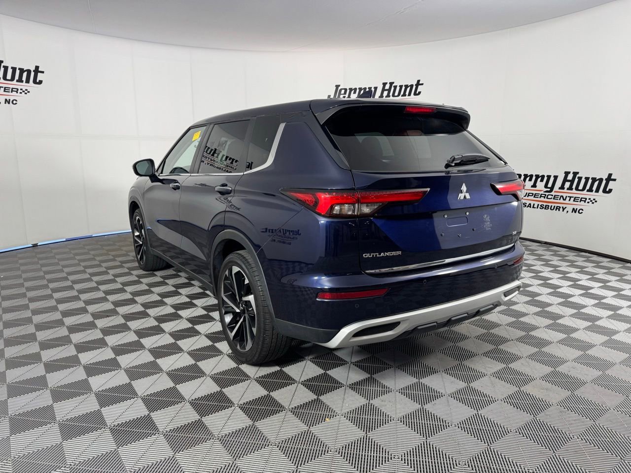 Used 2022 Mitsubishi Outlander SE image 10