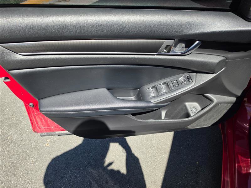 Used 2018 Honda Accord Sport image 22