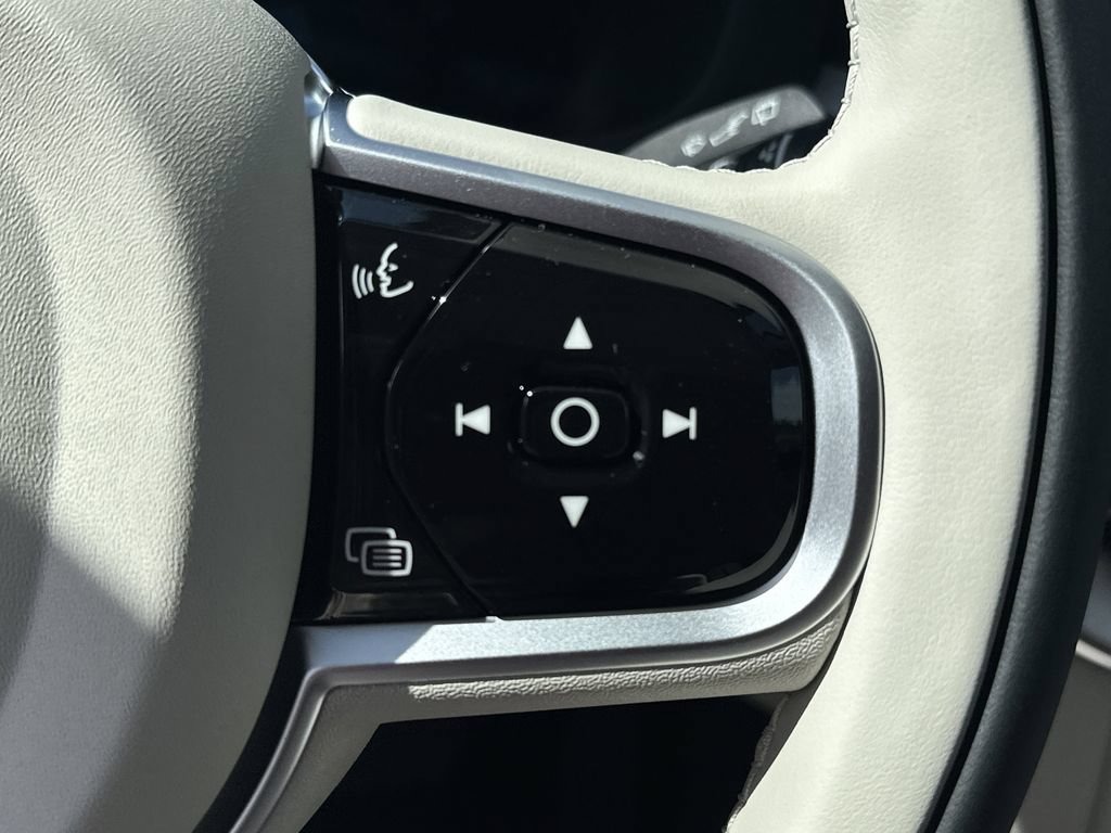 New 2026 Volvo XC60 T8 Ultra w/ Protection Package Premier AWD/4WD image 24