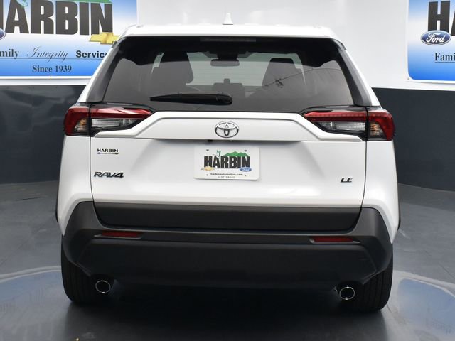 Used 2022 Toyota RAV4 LE image 4