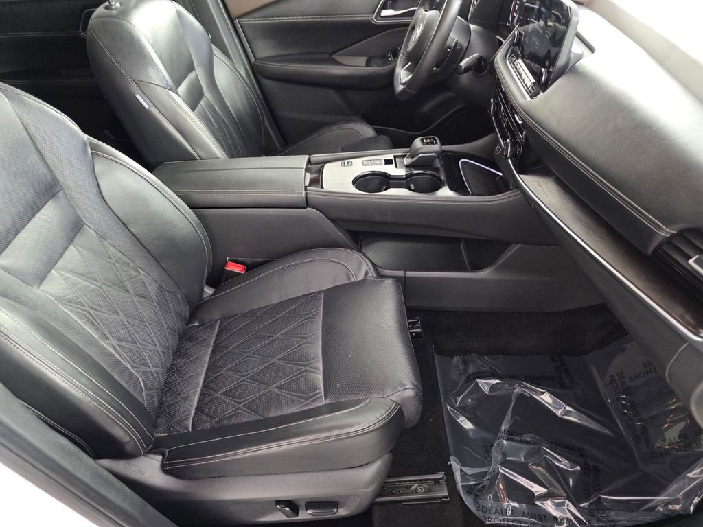 Used 2021 Nissan Rogue Platinum image 30