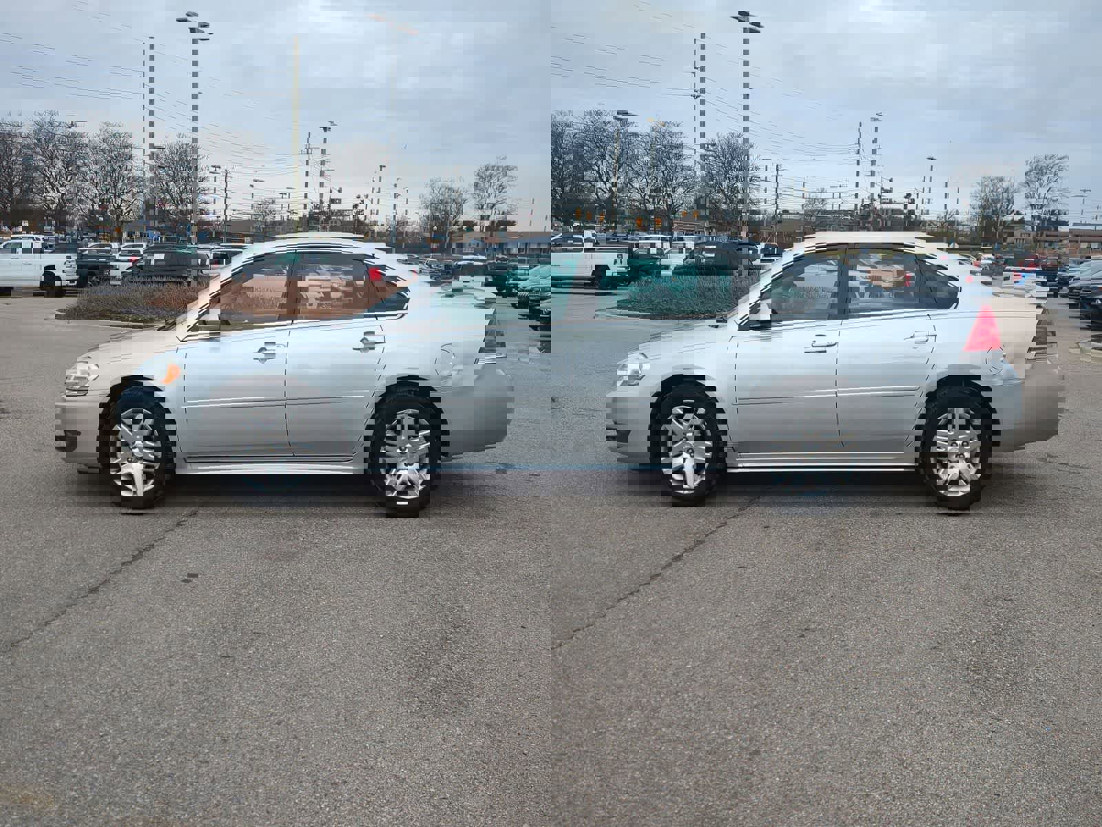 Used 2010 Chevrolet Impala LT w/ Luxury Edition Package image 5