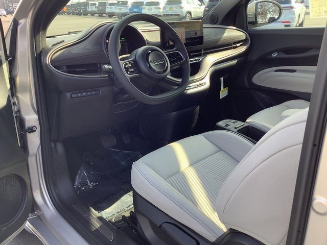 New 2025 FIAT 500 e image 6