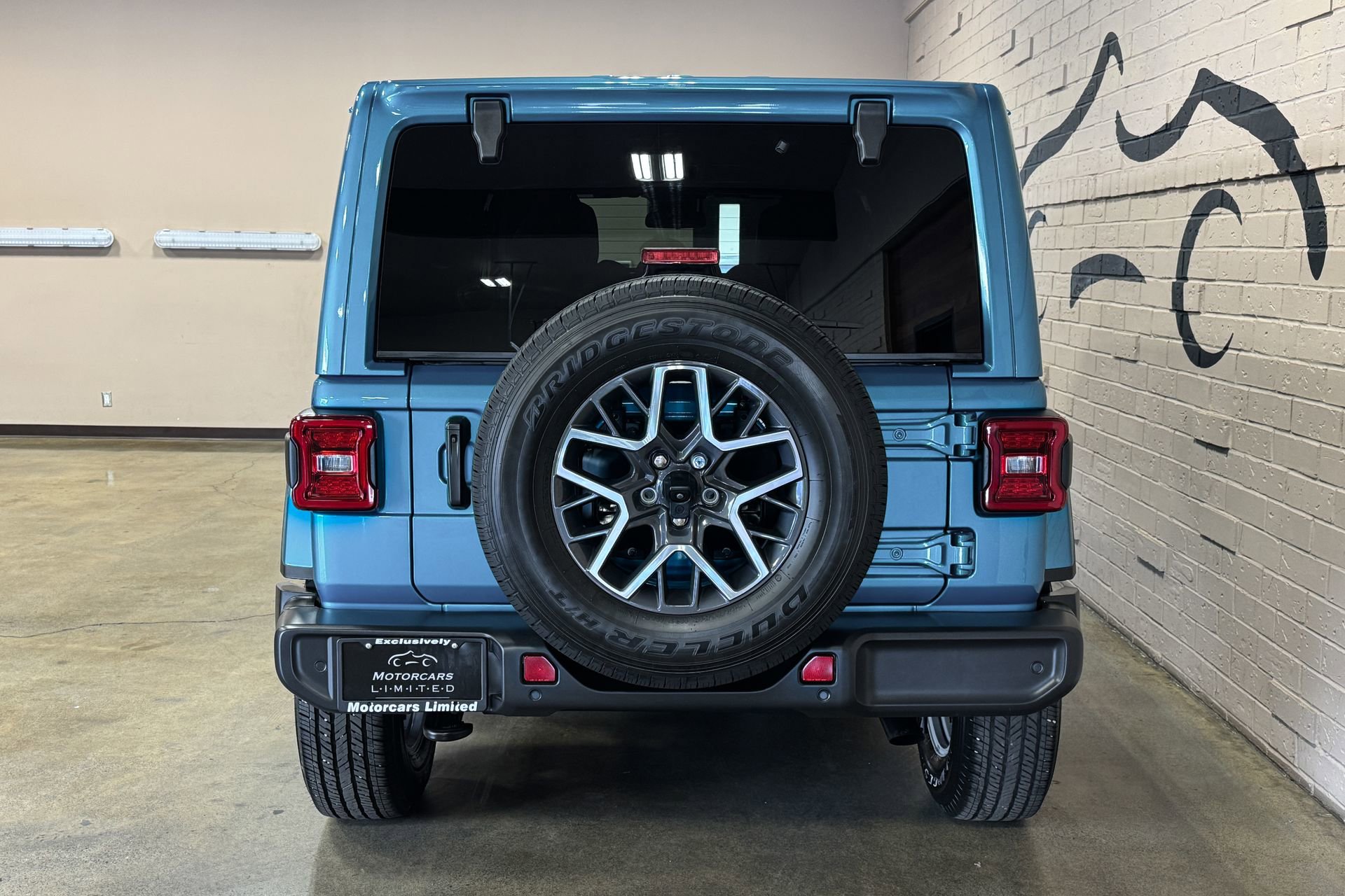 Used 2024 Jeep Wrangler Unlimited Sahara w/ Safety Group AWD/4WD image 6