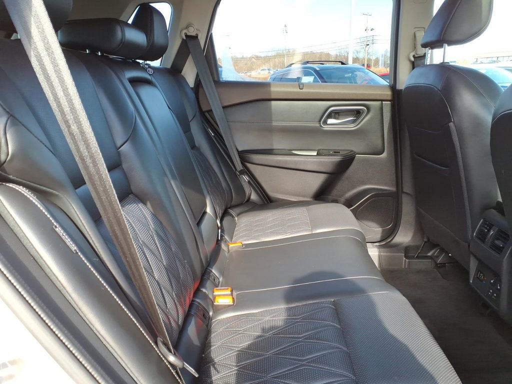 Certified 2023 Nissan Rogue Platinum w/ Platinum Premium Package image 7