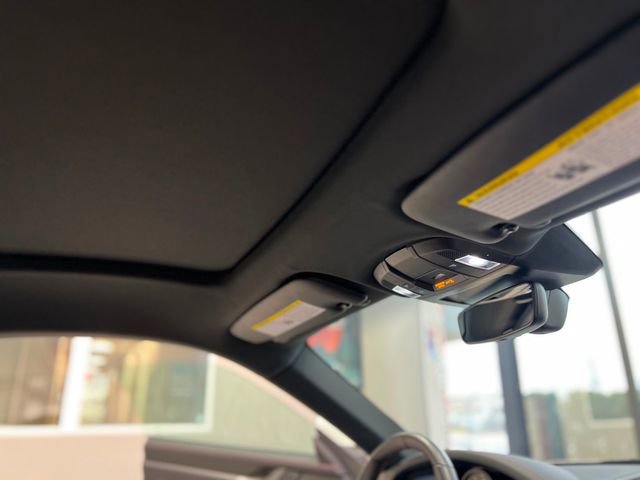 Used 2023 Porsche 911 Carrera image 33